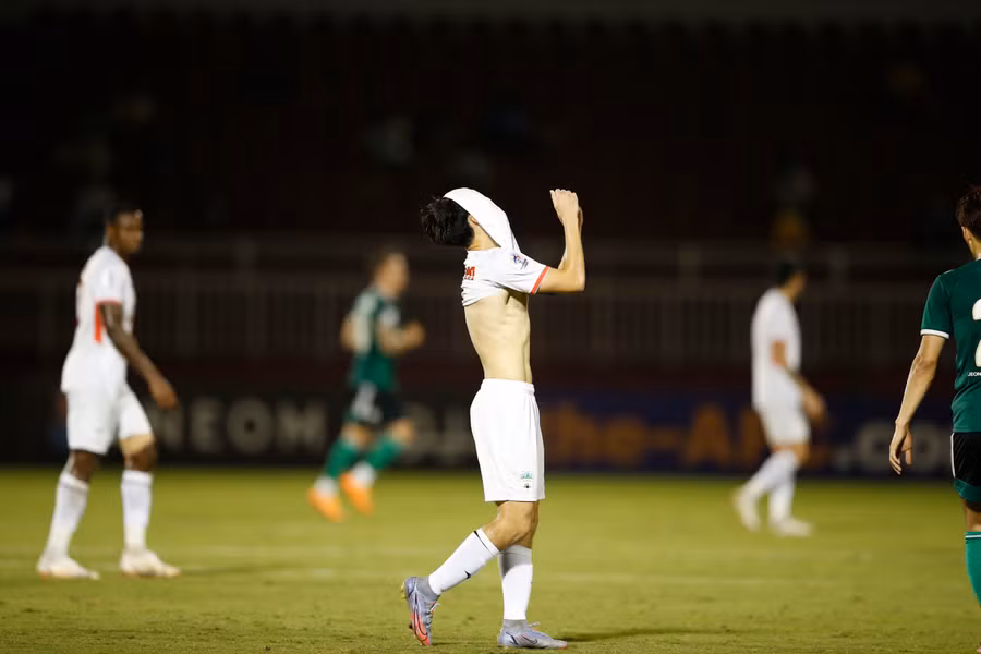 Hoàng Anh Gia Lai đã nhận thất bại một cách đầy cay đắng. Ảnh: Đức Đồng HAGL đã nhận thất bại một cách đầy cay đắng. Ảnh: Đức Đồng