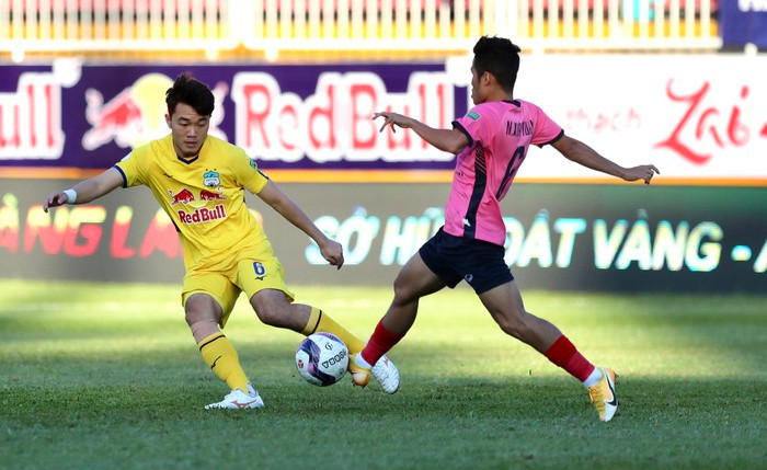 Xuân Trường (trái) cùng HAGL nỗ lực khẳng định ở vòng 1/8 Cúp quốc gia. Ảnh: Ngọc Linh  Xuân Trường (trái) cùng HAGL nỗ lực khẳng định ở vòng 1/8 Cúp quốc gia. Ảnh: Ngọc Linh