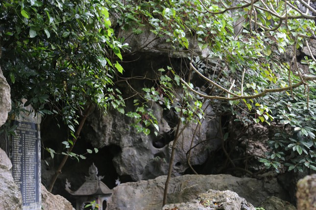 Hang Hỏa Tiễn - nơi in dấu sự hy sinh anh dũng của 33 TNXP thời kháng chiến chống Mỹ