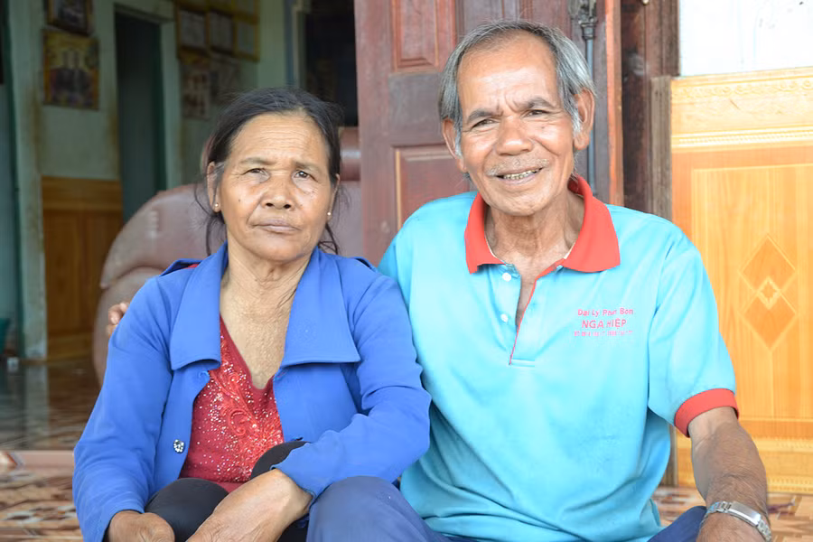  Vợ chồng ông Siu Dơih-bà Puih Ngaih, ở làng O Gang, xã Ia Pếch, huyện Ia Grai. Ảnh: Hoàng Cư