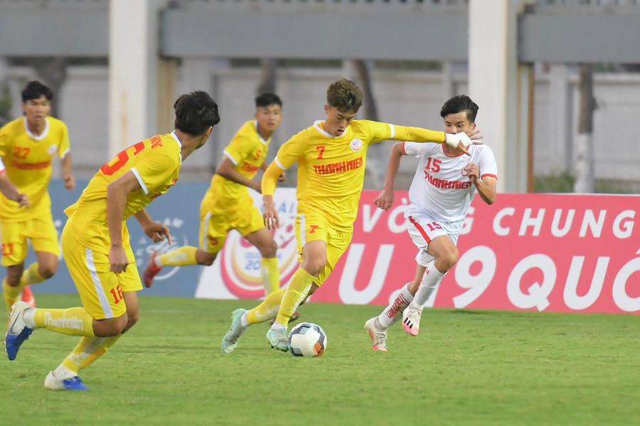 Chân sút Nguyễn Văn Trường (7) của U.19 Hà Nội Chân sút Nguyễn Văn Trường (7) của U.19 Hà Nội