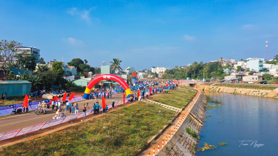 Cung đường chạy tuyệt đẹp tại khu đô thị mới suối Hội Phú (TP. Pleiku). Ảnh: Tuấn Nguyễn