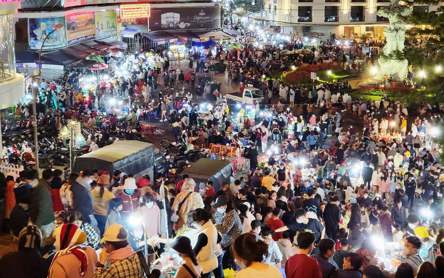 Người bán hàng ăn uống ở Đà Lạt không được chửi bới, lăng mạ khách. Ảnh: Gia Bình