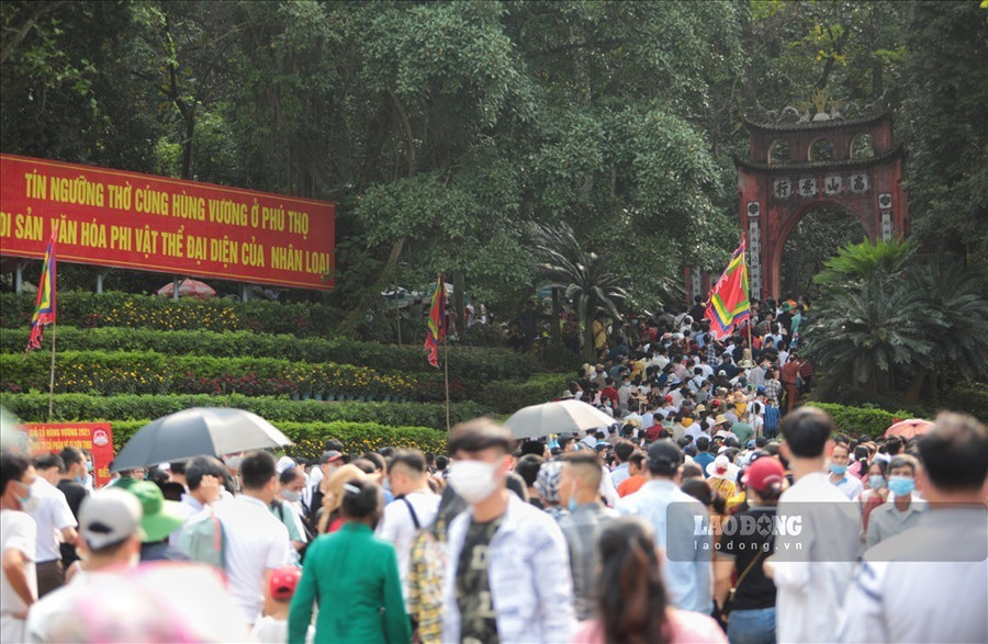 Sở VHTTDL tỉnh Phú Thọ vừa tổ chức hội nghị kích cầu, mở cửa trở lại các hoạt động du lịch trên địa bàn. Ảnh: AN TRỊNH Sở VHTTDL tỉnh Phú Thọ vừa tổ chức hội nghị kích cầu, mở cửa trở lại các hoạt động du lịch trên địa bàn. Ảnh: AN TRỊNH