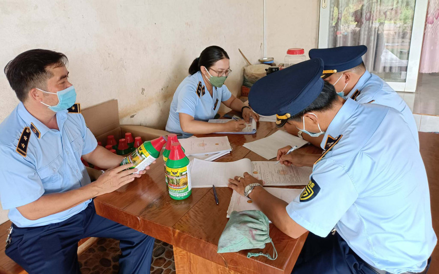 Nhiều vụ vi phạm được lực lượng QLTT tỉnh phát hiện qua các đợt kiểm tra chuyên đề, đột xuất (ảnh đơn vị cung cấp). Nhiều vụ vi phạm được lực lượng QLTT tỉnh phát hiện qua các đợt kiểm tra chuyên đề, đột xuất (ảnh đơn vị cung cấp).