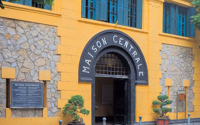 Di tích nhà tù Hỏa Lò là điểm đến lịch sử ý nghĩa khi tới Hà Nội. (Ảnh: ST) Di tích nhà tù Hỏa Lò là điểm đến lịch sử ý nghĩa khi tới Hà Nội.(Ảnh: ST)