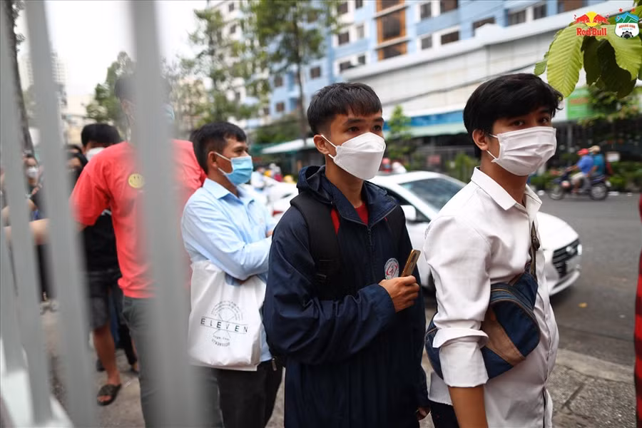 Việc quyết định phát vé mời là hành động nhằm tri ân khán giả của bầu Đức đối với tình cảm của khán giả dành cho Hoàng Anh Gia Lai. Ảnh: HAGL FC