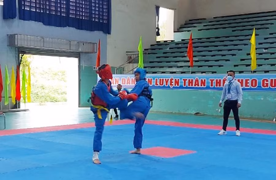 Đại hội TDTT ngành GD-ĐT năm 2022 chứng kiến nhiều trận đấu kịch tính. . Ảnh: Thiên Di