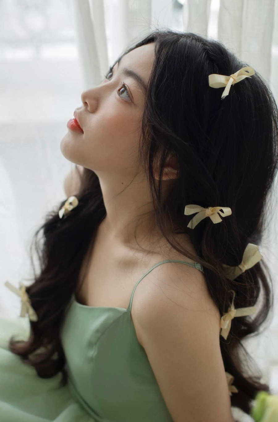 Cùng thời điểm này, doanh nhân Dạ Thảo cũng đăng tải loạt ảnh của con gái. Cô viết: “Chúc mừng tuổi 16 của cô bé Lọ Lem ngọt ngào và ấm áp. Mẹ thật sự biết ơn vì sự trưởng thành của con”. Ảnh: FBNV