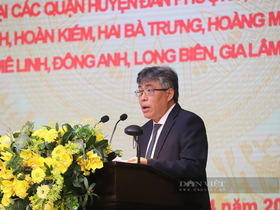 Ông Phạm Quốc Tuyến - Phó Giám đốc Sở Quy hoạch - Kiến trúc Hà Nội công bố quy hoạch tại hội nghị. Ảnh: Hoàng Thành Ông Phạm Quốc Tuyến - Phó Giám đốc Sở Quy hoạch - Kiến trúc Hà Nội công bố quy hoạch tại hội nghị. Ảnh: Hoàng Thành