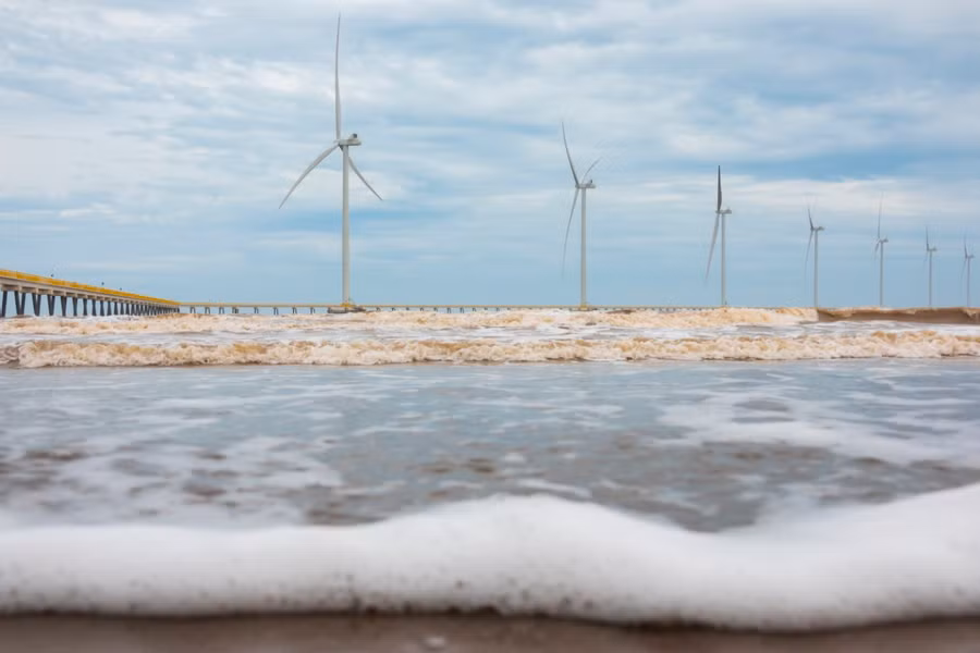 Chụp điện gió cũng cần có nhiều kỹ thuật. Ảnh: Đăng Thư 