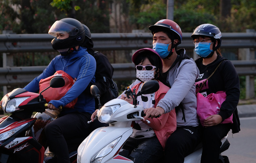 Nhiều người chủ động về quê sớm trong dịp nghỉ lễ giỗ Tổ. Ảnh: Trần Cường Nhiều người chủ động về quê sớm trong dịp nghỉ lễ giỗ Tổ. Ảnh: Trần Cường