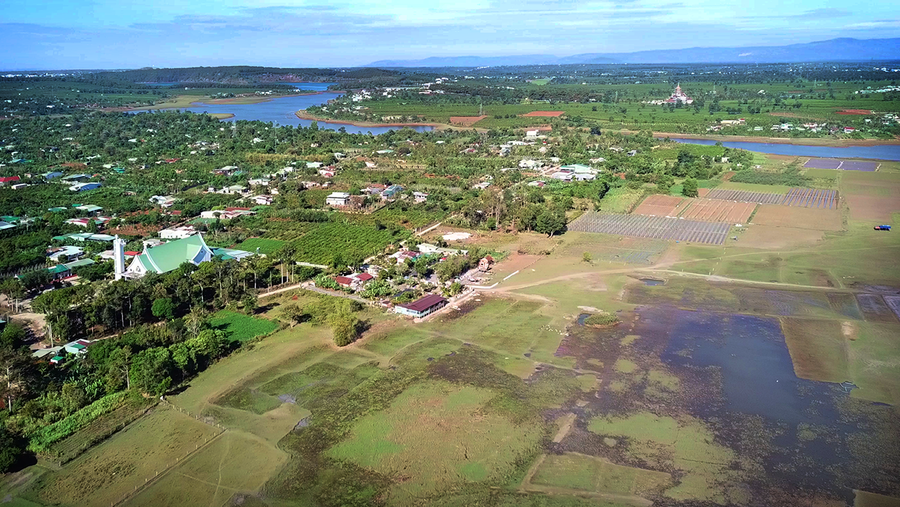 Thôn Tiên Sơn 1 (xã Tân Sơn, TP. Pleiku). Ảnh: Hùng Hoa Lư  Thôn Tiên Sơn 1 (xã Tân Sơn, TP. Pleiku). Ảnh: Hùng Hoa Lư