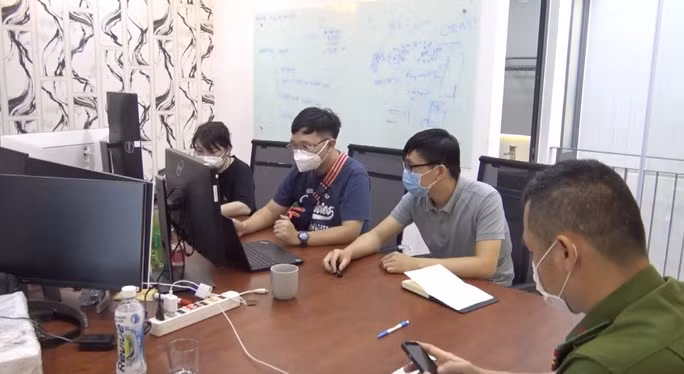 Các đối tượng lúc bị công an bắt Các đối tượng lúc bị công an bắt