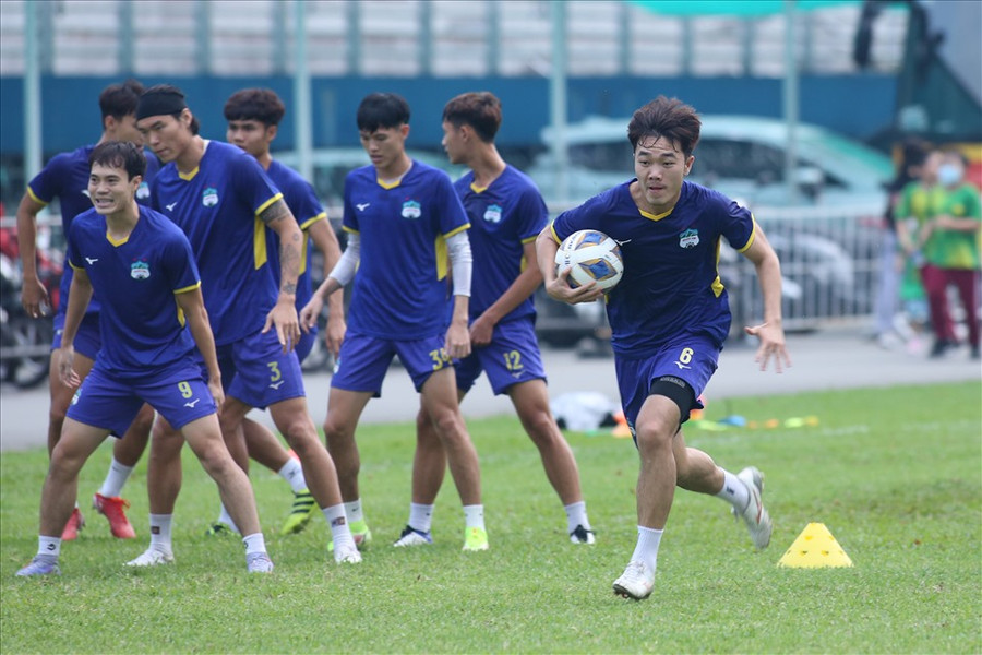 Trận đấu giữa Hoàng Anh Gia Lai và Yokohama F. Marinos sẽ diễn ra vào lúc 18h00 ngày mai (16.4) trên sân Thống Nhất. Trận đấu giữa Hoàng Anh Gia Lai và Yokohama F. Marinos sẽ diễn ra vào lúc 18h00 ngày mai (16.4) trên sân Thống Nhất.