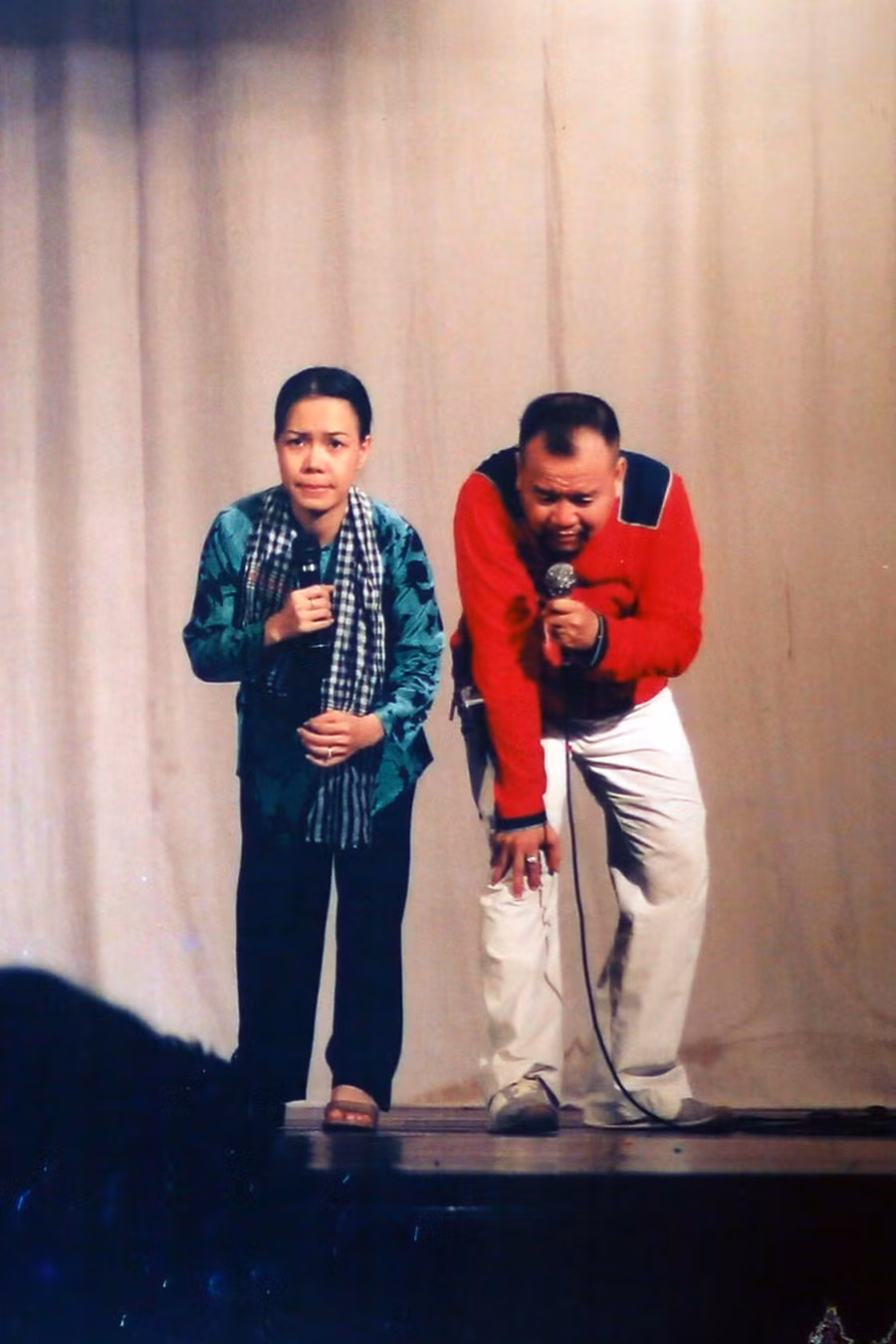 Việt Hương từng nhận được huy chương bạc tại Hội diễn sân khấu kịch nói chuyên nghiệp toàn quốc 1995 cho Diễn viên xuất sắc. Sau khi tốt nghiệp năm 1997, cô nỗ lực phát triển và trở thành một trong những nữ diễn viên hài được yêu mến tính đến hiện tại. Ảnh: FBNV