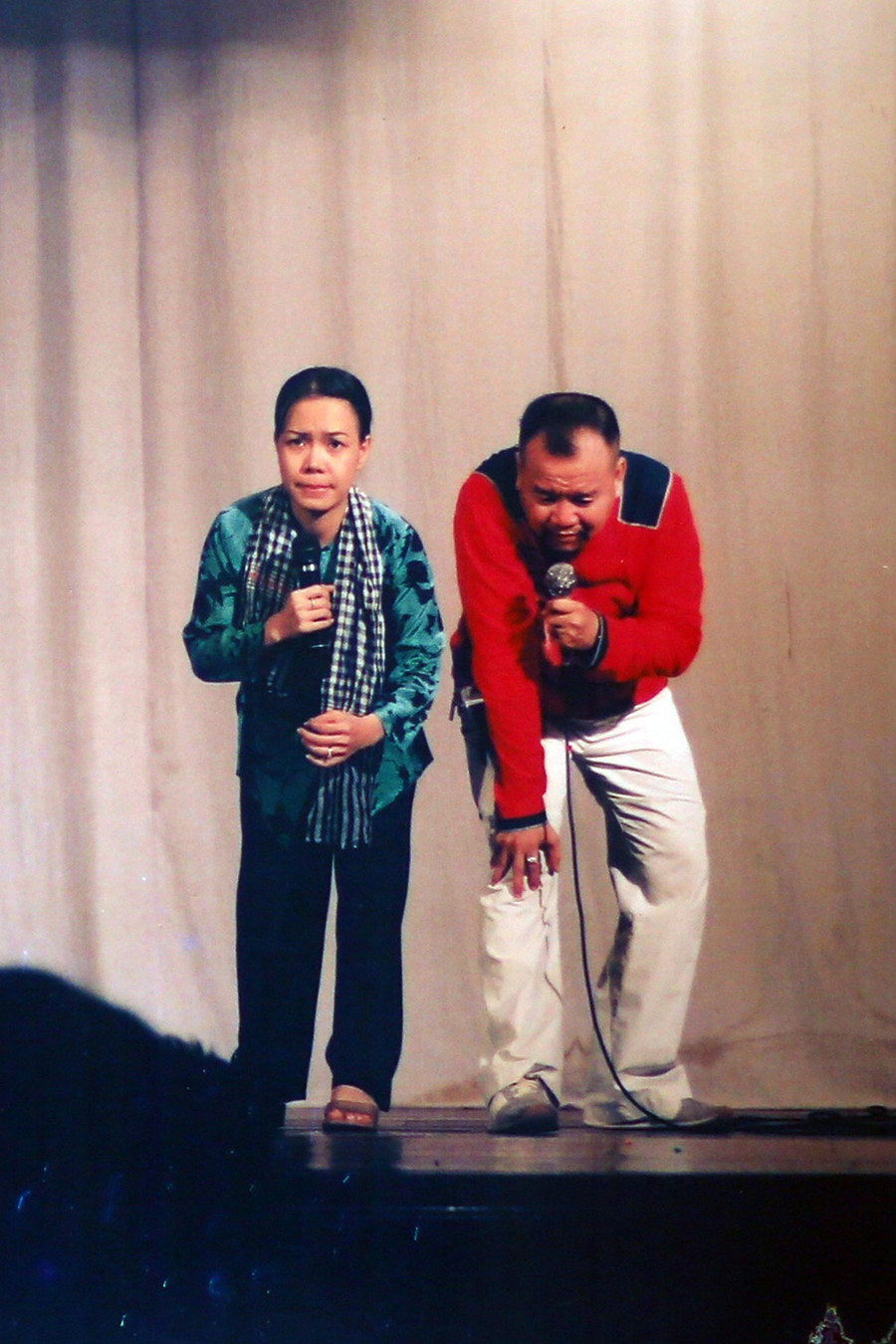 Việt Hương từng nhận được huy chương bạc tại Hội diễn sân khấu kịch nói chuyên nghiệp toàn quốc 1995 cho Diễn viên xuất sắc. Sau khi tốt nghiệp năm 1997, cô nỗ lực phát triển và trở thành một trong những nữ diễn viên hài được yêu mến tính đến hiện tại. Ảnh: FBNV