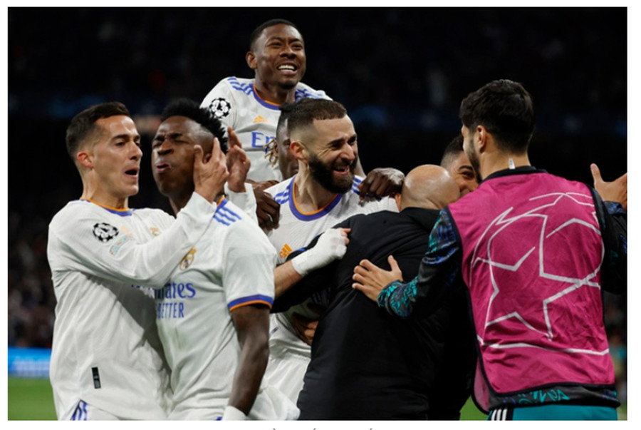 Real thua 2-3 trên sân nhà, nhưng giành quyền đi tiếp nhờ thắng 3-1 ở lượt đi. Real thua 2-3 trên sân nhà, nhưng giành quyền đi tiếp nhờ thắng 3-1 ở lượt đi.