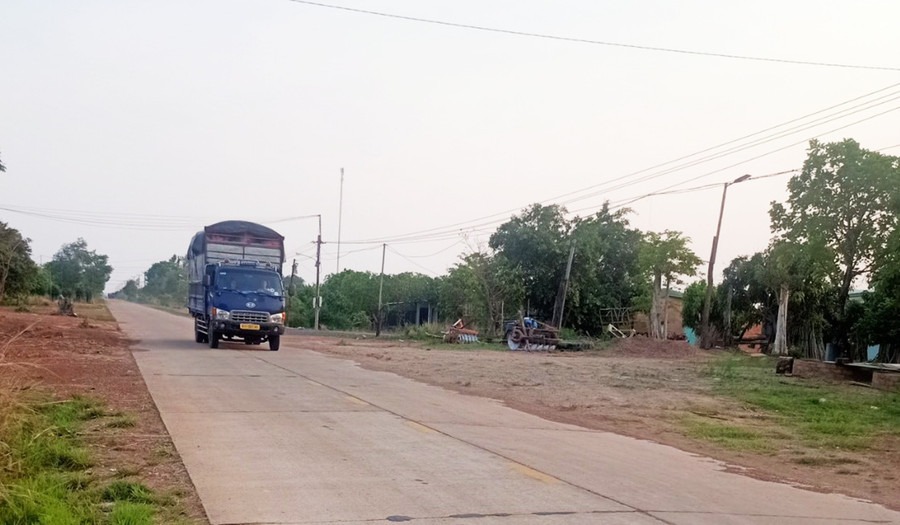 Giao thông thuận lợi góp phần thúc đẩy kinh tế, cải thiện đời sống người dân làng Ring. Ảnh: Anh Huy