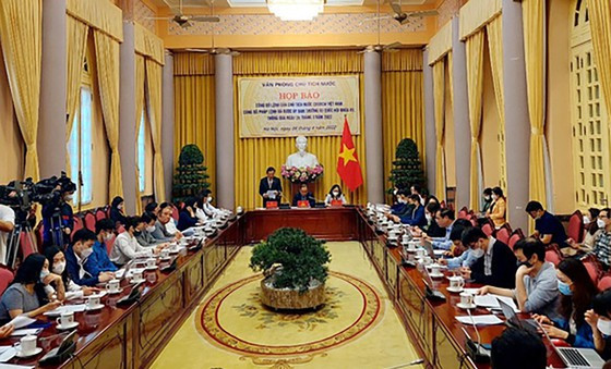 Quang cảnh cuộc họp báo Quang cảnh cuộc họp báo