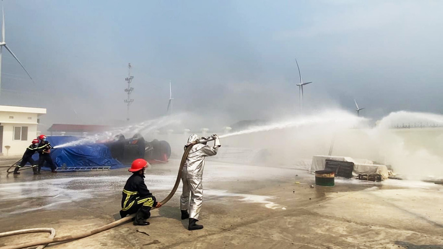  Các lực lượng đã tham gia thực tập một cách nghiêm túc và an toàn. Ảnh: Văn Sơn