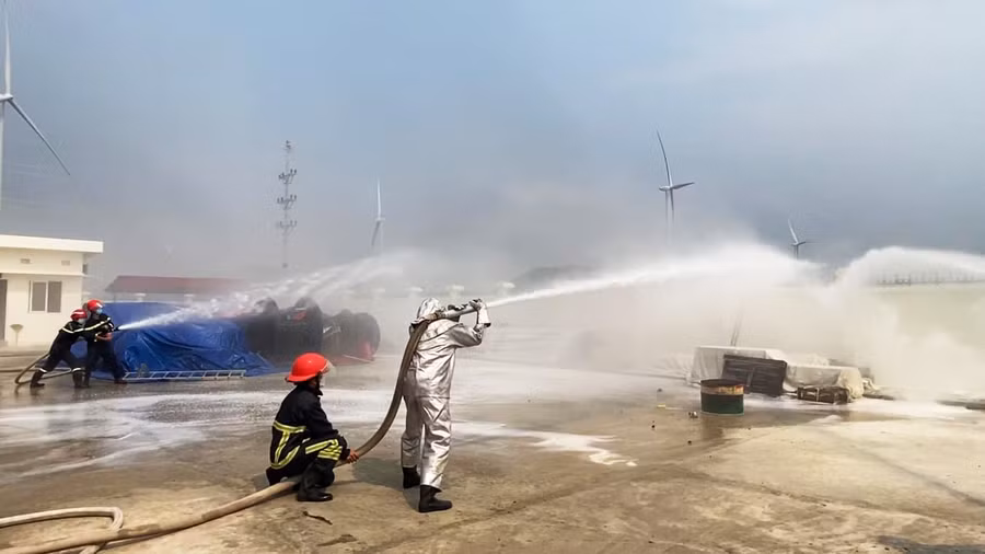  Các lực lượng đã tham gia thực tập một cách nghiêm túc và an toàn. Ảnh: Văn Sơn