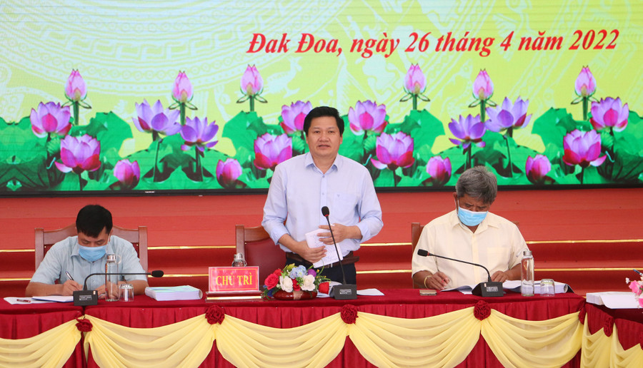 Phó Chủ tịch Thường trực HĐND tỉnh Trương Văn Đạt phát biểu tại buổi giám sát. Ảnh: Quang Tấn Phó Chủ tịch Thường trực HĐND tỉnh Trương Văn Đạt phát biểu tại buổi giám sát. Ảnh: Quang Tấn