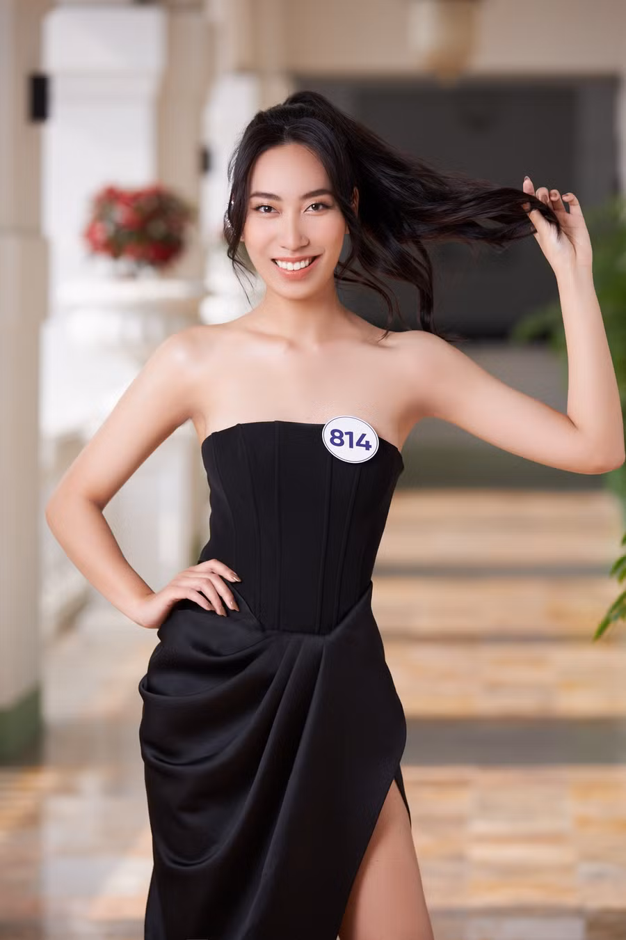  Vương Linh gây ấn tượng với nụ cười tươi tắn và sức trẻ tại vòng sơ khảo phía Bắc.