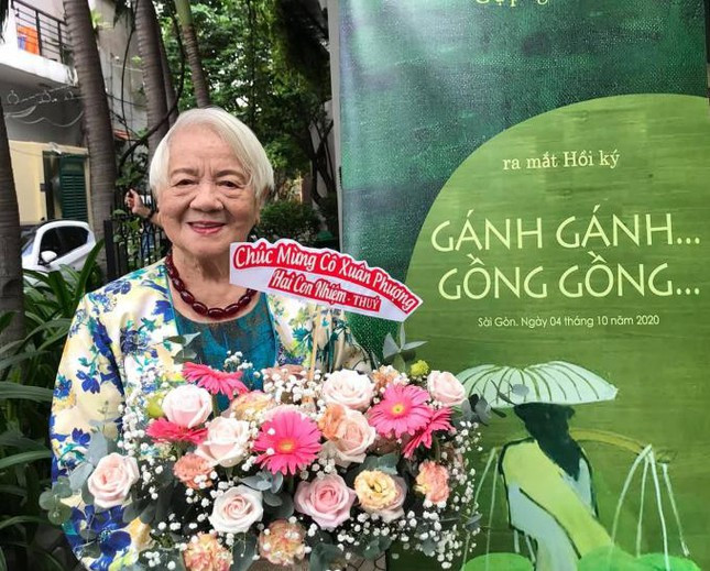 Bà Xuân Phượng trong buổi ra mắt sách ở TP Hồ Chí Minh  Bà Xuân Phượng trong buổi ra mắt sách ở TP Hồ Chí Minh
