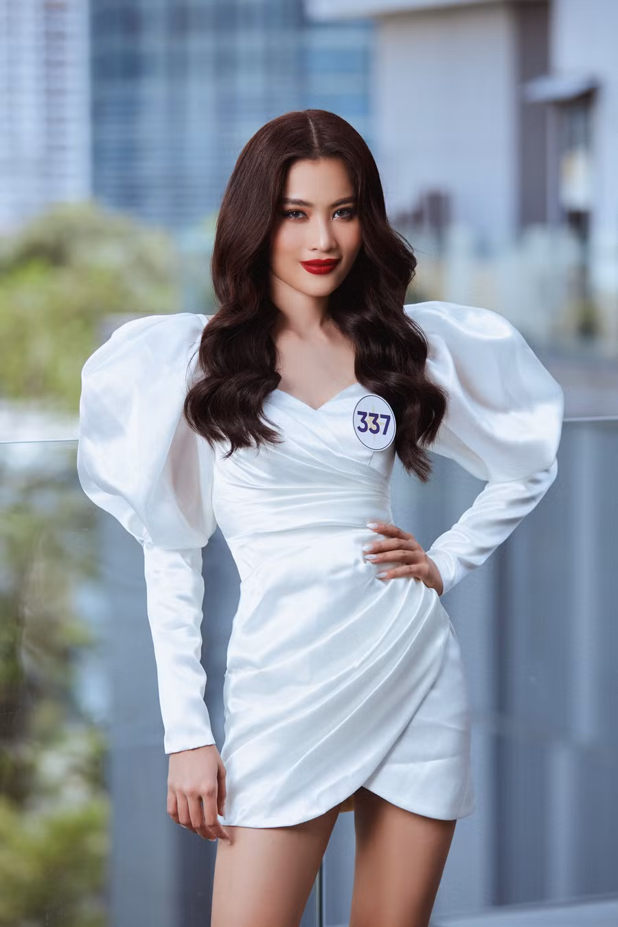  Nhan sắc mặn mà của Lệ Nam. Trong khi Lệ Nam ghi danh Hoa hậu Hoàn vũ thì người em gái song sinh Nam Em lại quyết định thử sức tại Hoa hậu Việt Nam thế giới 2022.