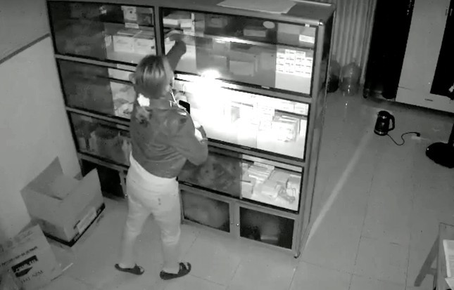 Bà Huyền nhiều lần tự ý lấy thuốc ở trạm y tế xã mang ra ngoài bán