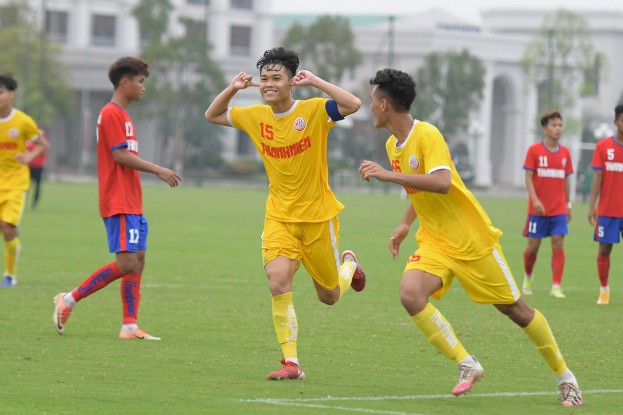 U.19 Hà Nội dự báo gặp khó trước Học viện Nutifood. Ảnh: Minh Hiếu U.19 Hà Nội dự báo gặp khó trước Học viện Nutifood. Ảnh: Minh Hiếu