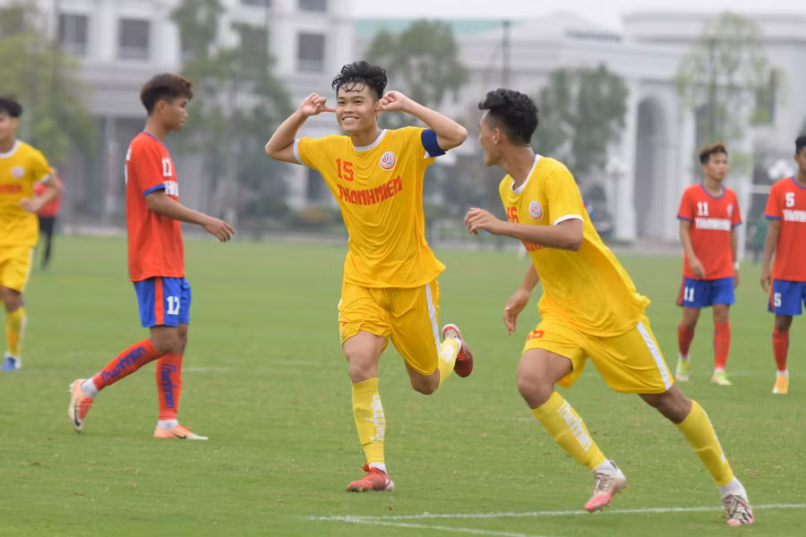 U.19 Hà Nội dự báo gặp khó trước Học viện Nutifood. Ảnh: Minh Hiếu U.19 Hà Nội dự báo gặp khó trước Học viện Nutifood. Ảnh: Minh Hiếu