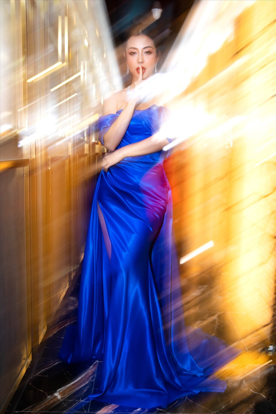 Jennifer Phạm luôn là tâm điểm của các sự kiện văn hoá giải trí bởi sự xuất hiện của hoa hậu cho thấy gu thẩm mỹ cũng như sự chuyên nghiệp của người đẹp và ê-kíp. Ảnh: NSCC.