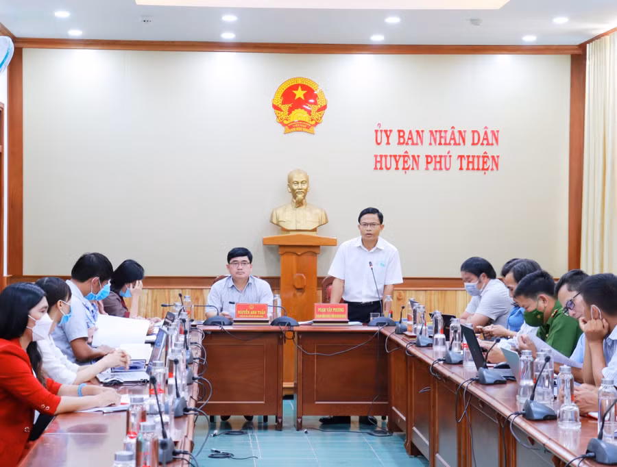 Ông Phạm Văn Phương-Trưởng ban Tuyên giáo Huyện ủy Phú Thiện phát biểu tại buổi gặp mặt. Ảnh: Vũ Chi