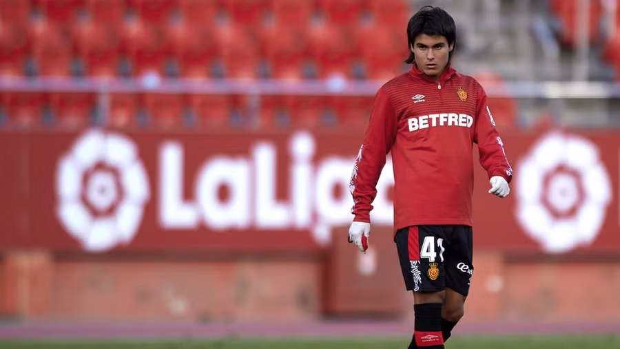 Romero sớm được nhắc đến như Messi mới. Ảnh: AFP