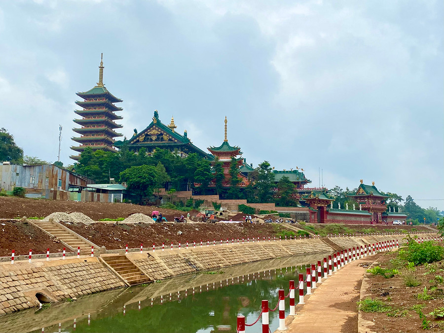 Chùa Minh Thành-điểm nhấn đẹp tại khu vực suối Hội Phú (TP. Pleiku). Ảnh: Hà Duy Chùa Minh Thành-điểm nhấn đẹp tại suối Hội Phú (TP. Pleiku). Ảnh: Hà Duy