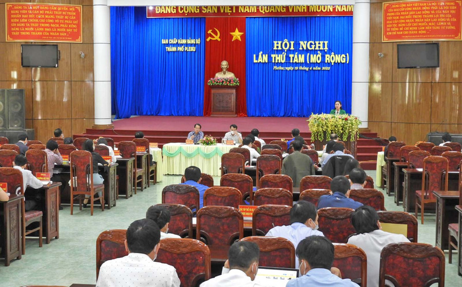 Quang cảnh hội nghị lần thứ 8 Ban Chấp hành Đảng bộ TP.Pleiku. Ảnh: Thanh Nhật