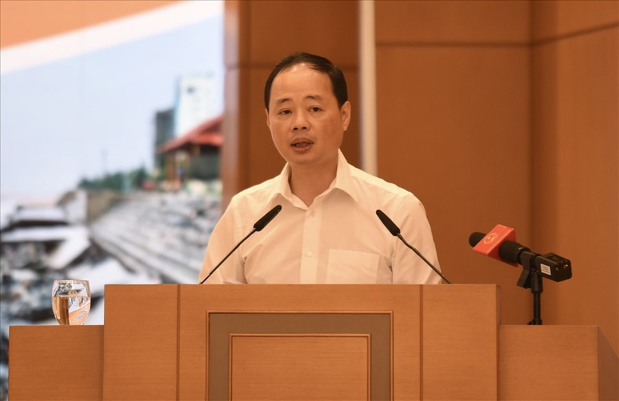 Tổng cục trưởng Tổng cục Khí tượng Thủy văn (Bộ Tài nguyên và Môi trường) Trần Hồng Thái thông tin về diễn biến thời tiết trong những ngày tới. Tổng cục trưởng Tổng cục Khí tượng Thủy văn (Bộ Tài nguyên và Môi trường) Trần Hồng Thái thông tin về diễn biến thời tiết trong những ngày tới.