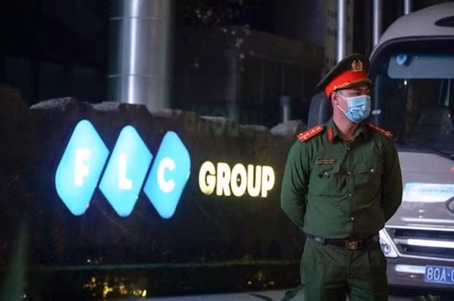  Cơ quan điều tra khám xét nơi làm việc của ông Trịnh Văn Quyết. Ảnh: N.H