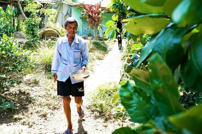 Hiện tại, ông Ngọc đã 80 tuổi, thân thể dẻo dai cũng bắt đầu theo quy luật đời người.