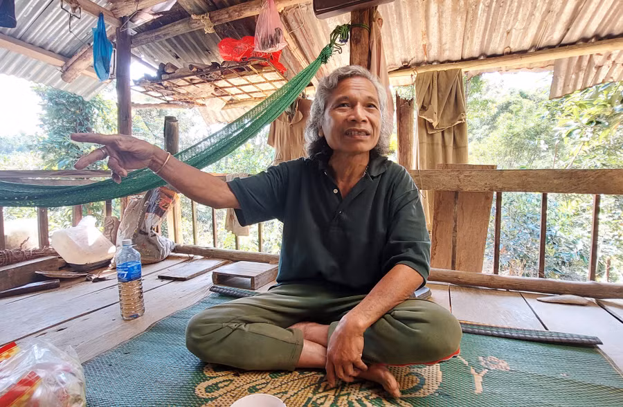 Già Bhríu Pố khẳng định người Cơ Tu không có tục “săn máu”, mà đó chỉ là cuộc chiến đơn thuần giữa các làng. Ảnh: Hoàng Sơn