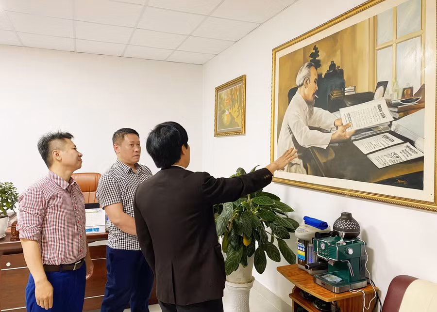 Chủ tịch Hội Nhà báo Lâm Đồng, Nhà báo Lê Văn Toà chia sẻ kinh nghiệm công tác tổ chức