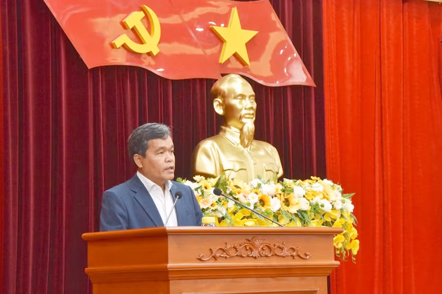 Bí thư Tỉnh ủy Hồ Văn Niên phát biểu khai mạc hội nghị. Ảnh: Đức Thụy