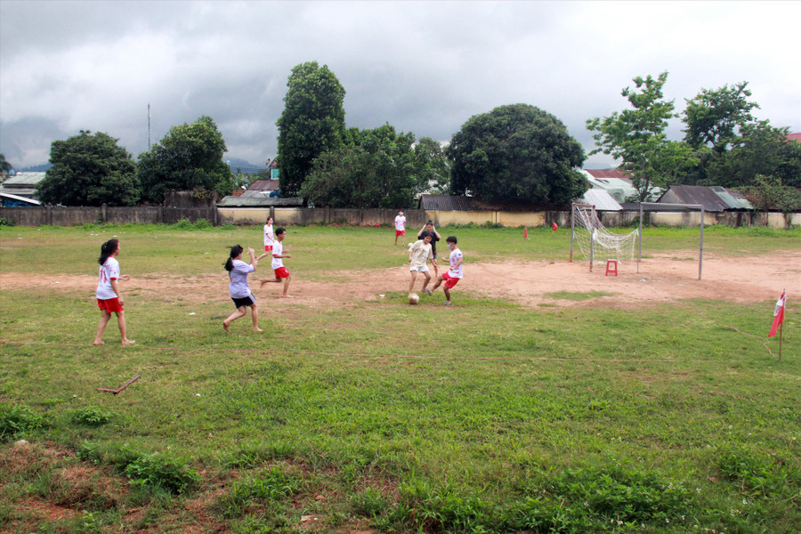 Các thầy cô trong trường luôn tạo cho học sinh môi trường có thể không đầy đủ vật chất nhưng tràn đầy yêu thương.
