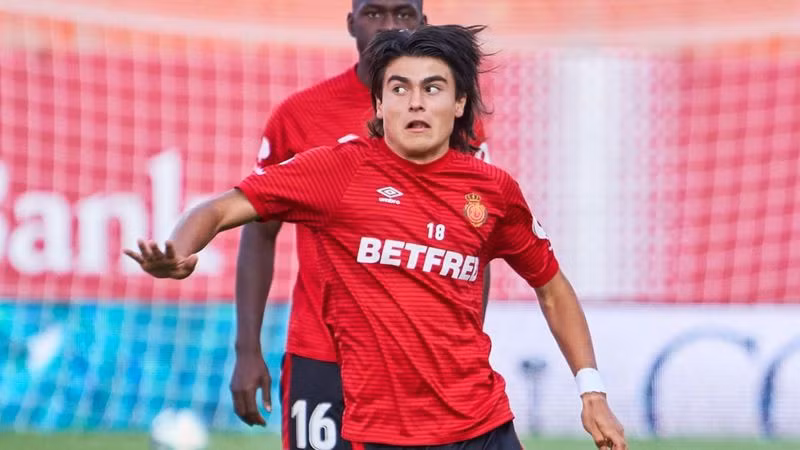 Luka Romero được xem là thần đồng mới của bóng đá Argentina. Ảnh: AFP