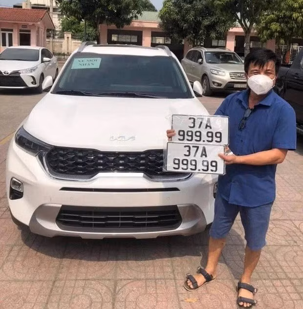 Khoảng 1 tỉ đồng được trả cho chiếc biển số đẹp này. Ảnh: CP