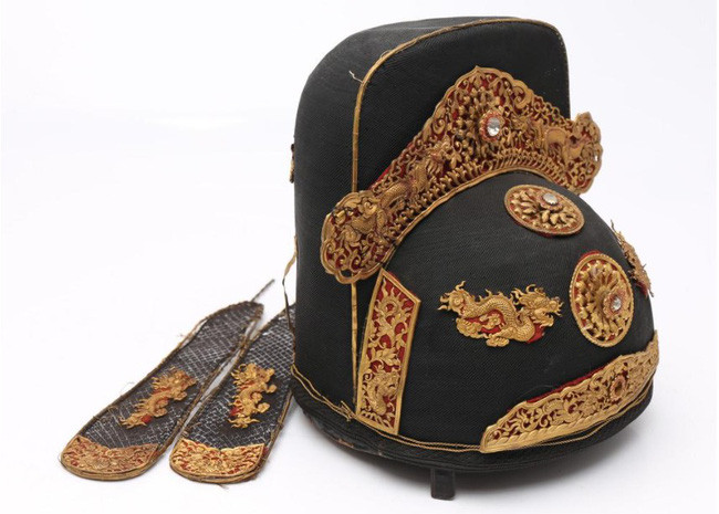 Mũ quan triều Nguyễn đã được mua qua đấu giá với số tiền hơn 20 tỷ đồng, cao gấp 1.200 lần mức giá khởi điểm. Ảnh: Balclis. Mũ quan triều Nguyễn đã được mua qua đấu giá với số tiền hơn 20 tỷ đồng, cao gấp 1.200 lần mức giá khởi điểm. Ảnh: Balclis.