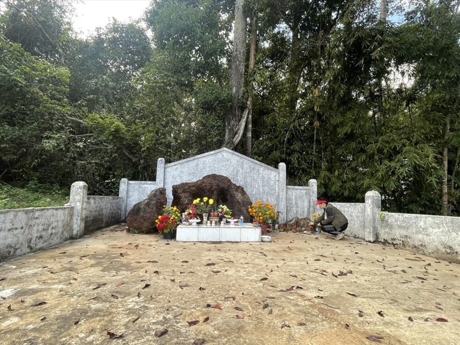 Miếu Thần Đá ở Đắk Nông. Miếu Thần Đá ở Đắk Nông.