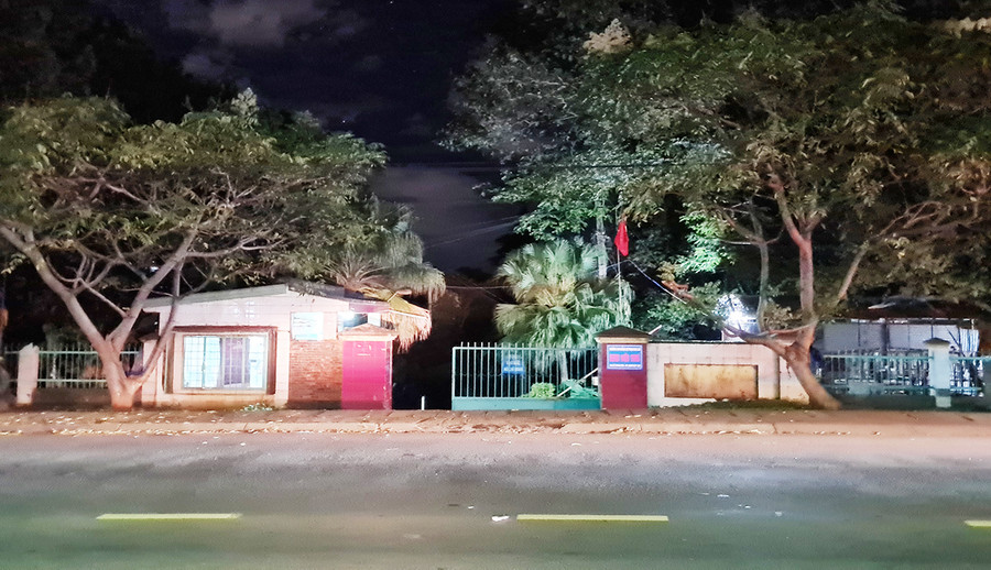 Ủy ban nhân dân tỉnh giao Giám đốc Sở Y tế ban hành Quyết định kết thúc trưng tập các lực lượng phục vụ tại Bệnh viện dã chiến điều trị Covid-19 số 3 tỉnh. Ảnh: Bá Bính Ủy ban nhân dân tỉnh giao Giám đốc Sở Y tế ban hành Quyết định kết thúc trưng tập các lực lượng phục vụ tại Bệnh viện dã chiến điều trị Covid-19 số 3 tỉnh.